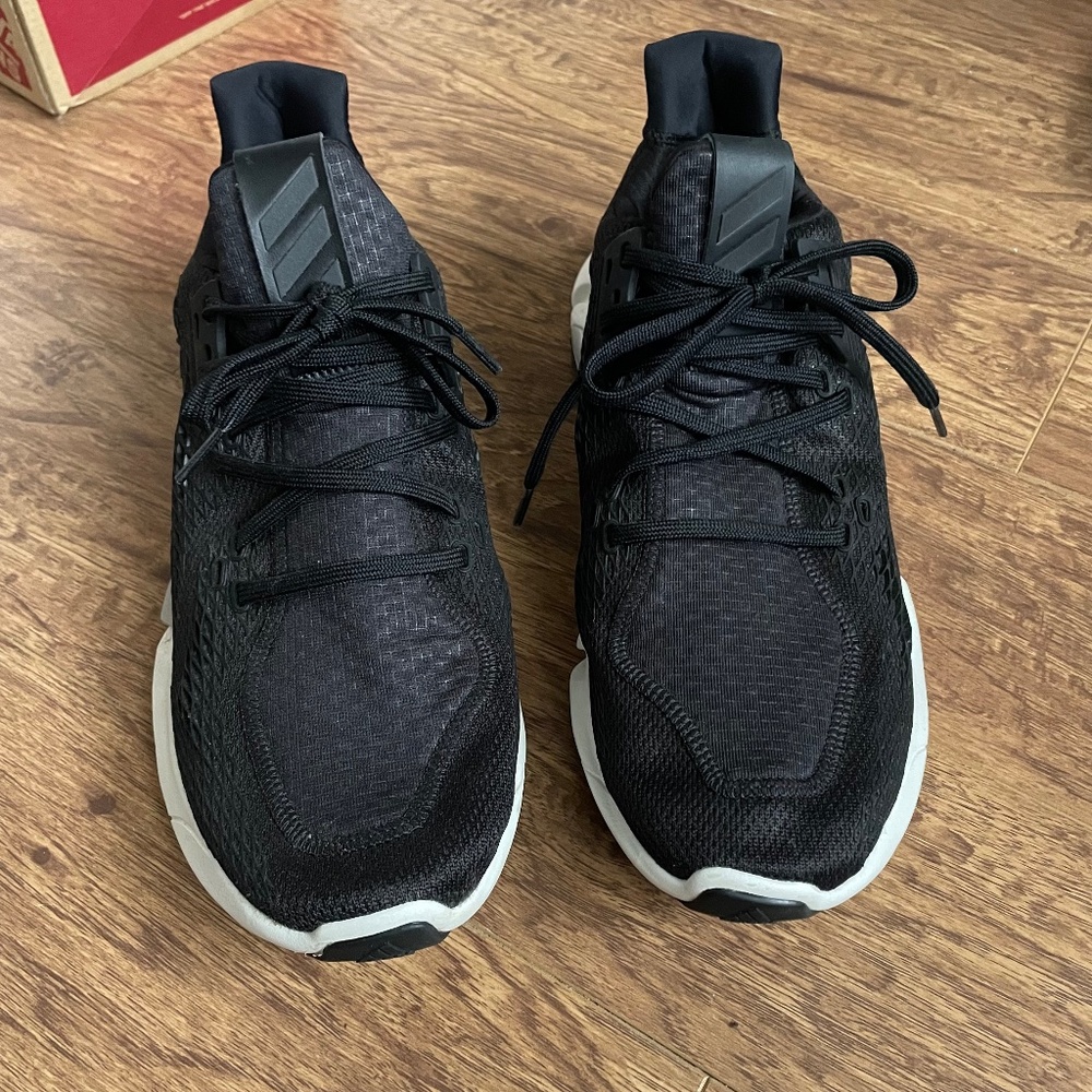 Adidas Edge XT shoes, size 11